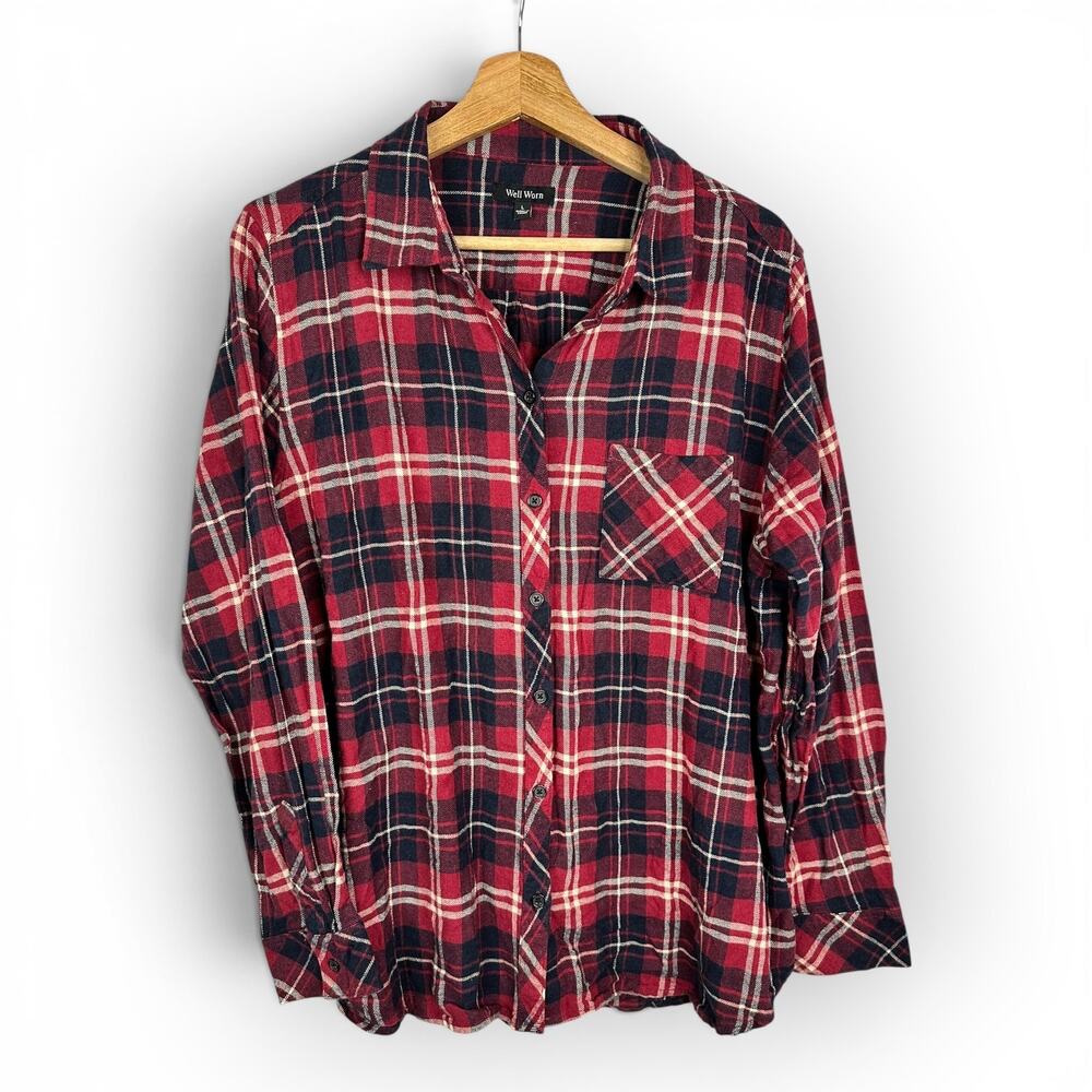 Well Worn Red and Navy Plaid Long Sleeve Shirt Size Large Casual Cabin Grunge